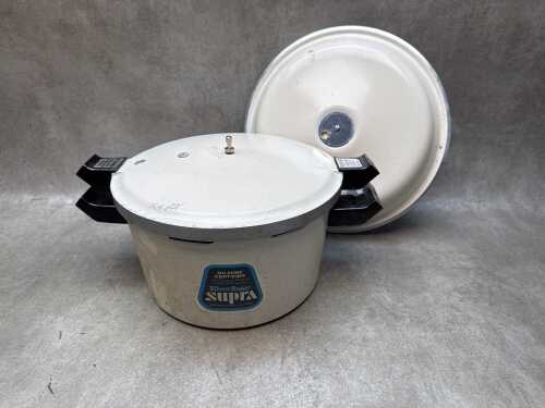 Bessemer pressure cooker and 32 cm lid.