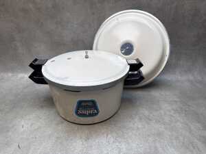 Bessemer pressure cooker and 32 cm lid.