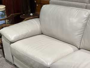 Modern 2.5-seat leather couch - 2