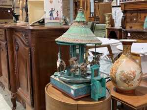 Hand-crafted bespoke electric carousel - 2