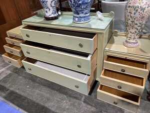 Three French chests of drawers - 3