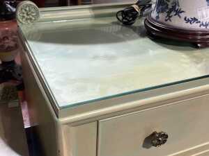 Three French chests of drawers - 6