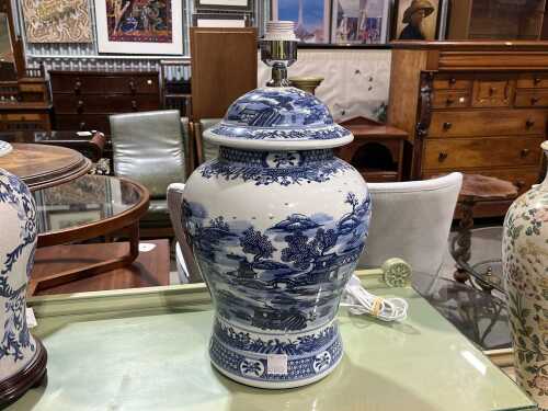 Oriental-style blue and white ceramic lamp