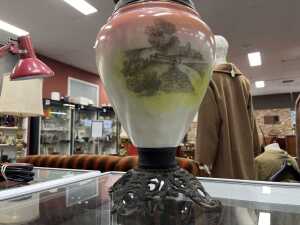 Antique Victorian hand-painted kerosene table lamp - 4
