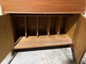 Mid-century 2-piece entertainment wall unit - 4