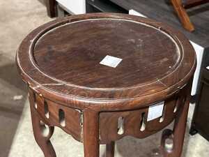 Timber pedestal with cross banded base - 2
