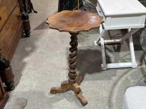 Mahogany double barley twist lamp table