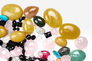 A large collection of cabochon gemstones - 2