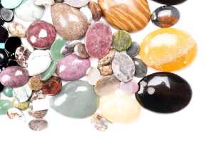 A large collection of cabochon gemstones - 2