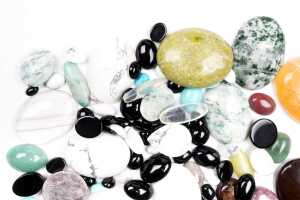 A large collection of cabochon gemstones - 4