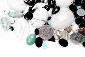 A large collection of cabochon gemstones - 5
