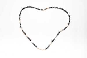A collection of freshwater pearl jewellery - 3