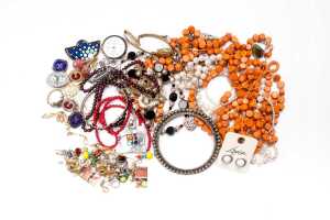 A collection of costume jewellery