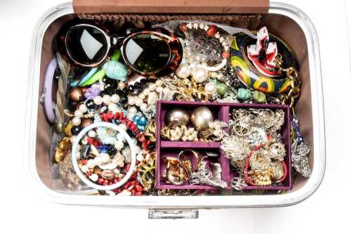 A large collection of vintage costume jewellery