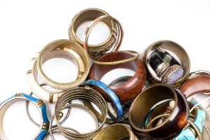 A large collection of costume jewellery - 5