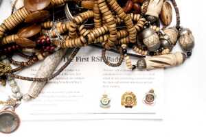 A collection of costume jewellery - 2
