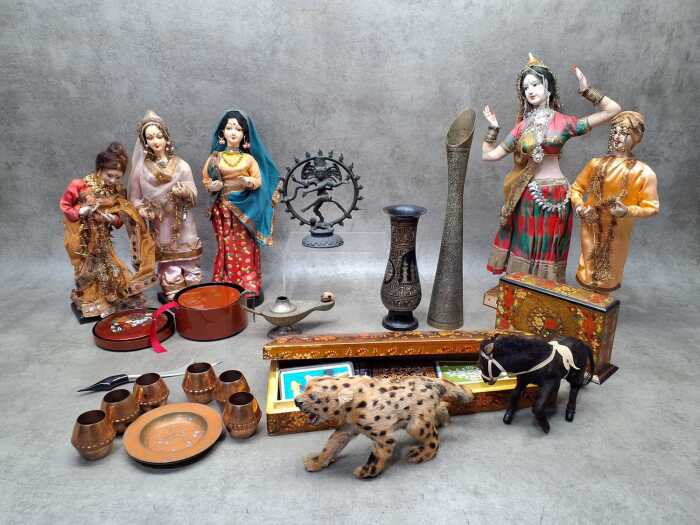 Mainly Oriental decorative items