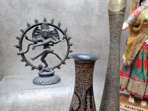 Mainly Oriental decorative items - 3