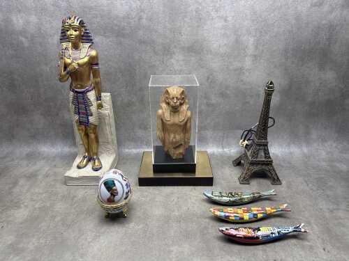 Assorted souvenir decorative objects