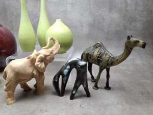 Mostly ceramic decorative items - 5