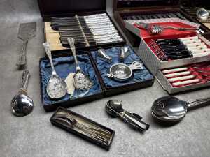 Assorted silver-plated cutlery - 2