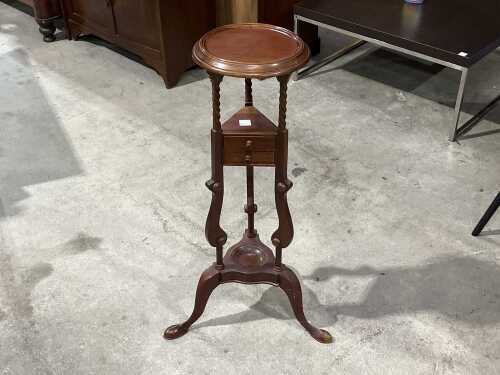 Timber pedestal plant stand
