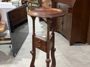 Timber pedestal plant stand - 2