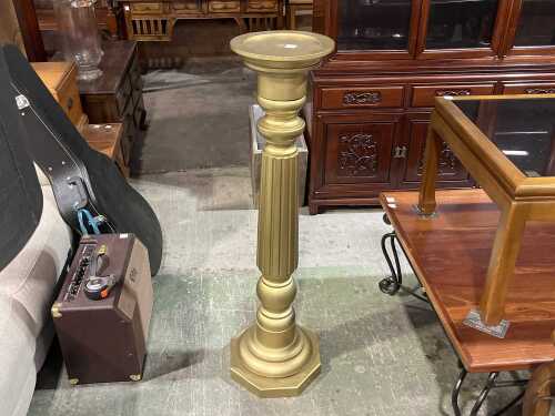 Gilt pedestal