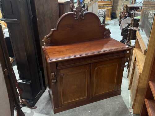 Mahogany buffet