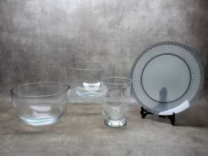 Four contemporary crystal homeware items
