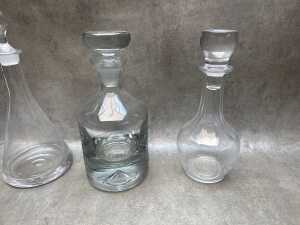 Four modern crystal decanters - 3