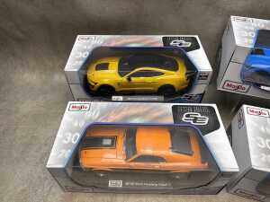 Four Maisto special edition 1:18 scale die-cast model Ford Mustang cars - 2