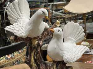 Capodimonte nesting doves ceramic figural group - 2