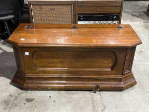 Timber blanket box