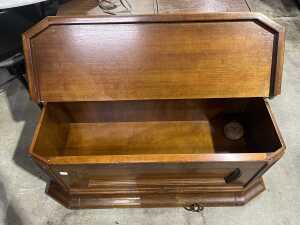 Timber blanket box - 3