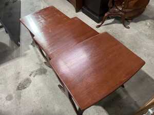 Chiswell nest of three tables - 2