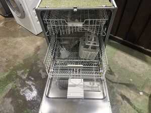 Miele G 5000 Active integrated dishwasher RRP $1,499 - 4