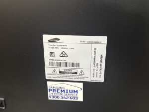 Samsung 55'' wall mounted TV - 2