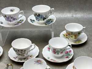 10 English porcelain duos, together with a creamer - 3