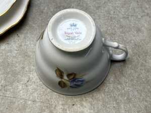 Eight English porcelain trios - 5