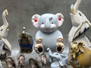 Collection of decorative Elephant figures - 2