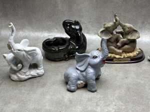 Collection of decoratiove elephant figures and money boxes - 4