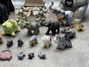 Collection of decorative elephant figures - 3
