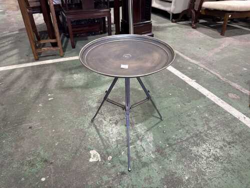 Metal foldable tripod table