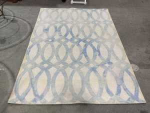 Modern polypropylene rug