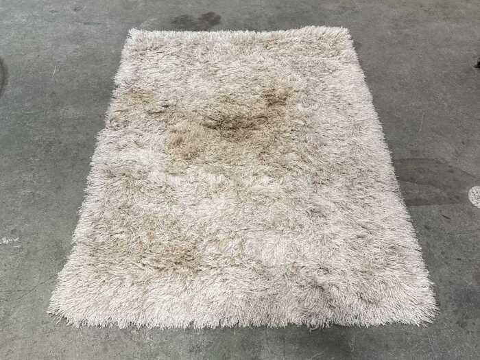Modern polyester rug