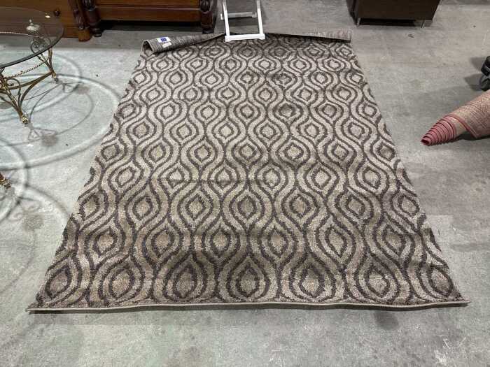 Modern polypropylene rug