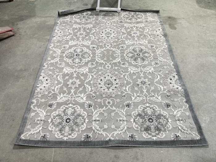 Modern polyester and acrylic rug