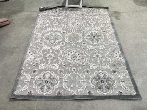 Modern polyester and acrylic rug