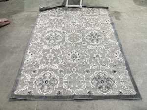 Modern polyester and acrylic rug